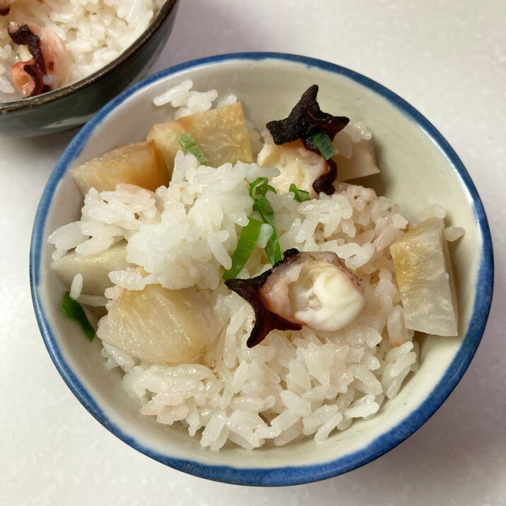 簡単ほくほく♡タコと里芋の炊き込みご飯